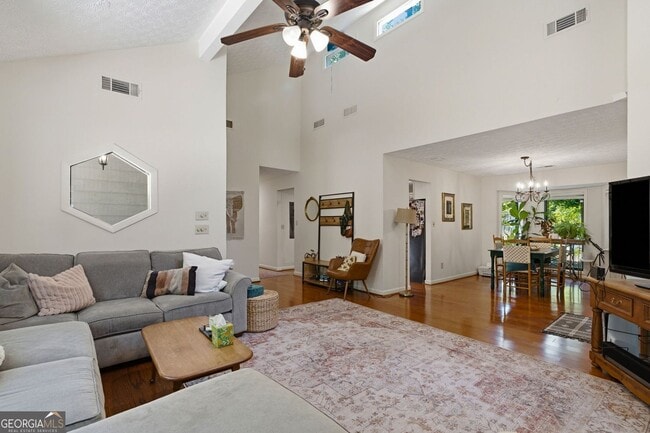 Photo - 505 Summerhill Pl
