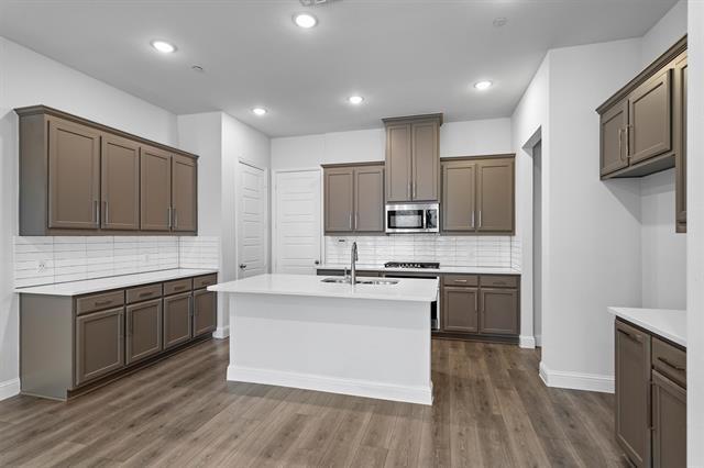 Photo - 4929 Barcelona Ave