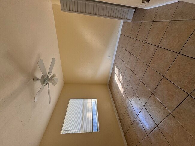 Photo - 825 SW 10th Dr Unit 9