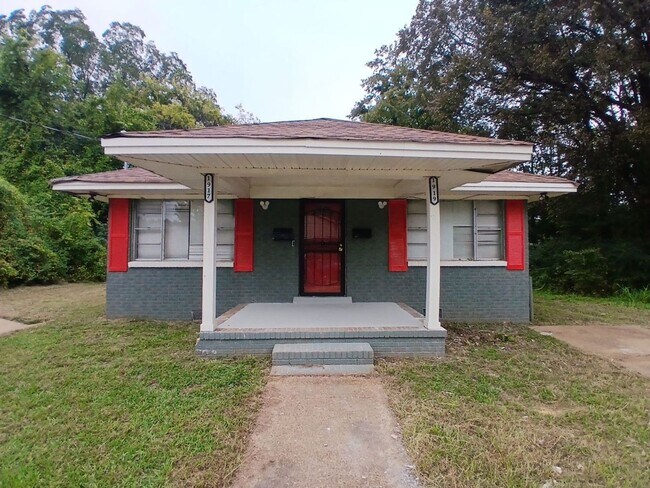 Building Photo - Renovated 2 bedroom 1 bath Duplex - Open T...