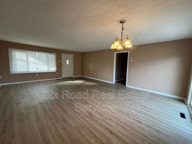 Photo - 3828 Angus Ln