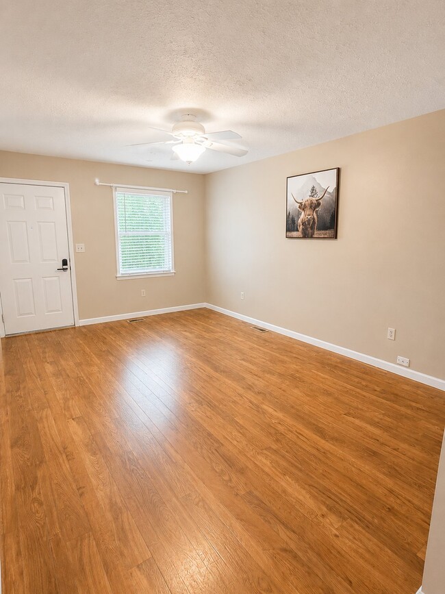 Photo - 111 Watzel Ln