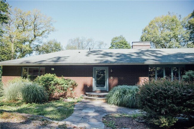 Photo - 16 Old Stone Rd