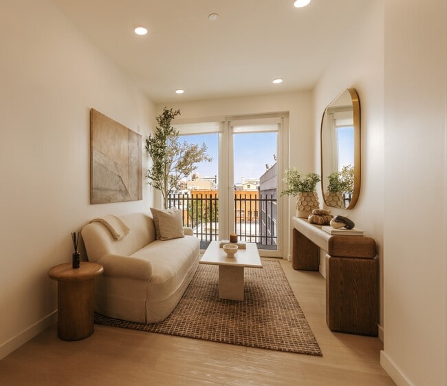 Santa Monica Collection - 1430 Lincoln