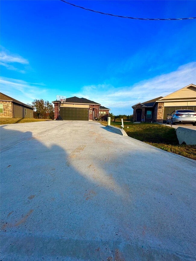 Building Photo - 844 Rd 5109