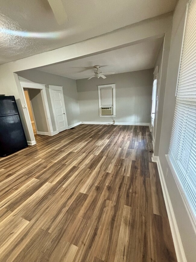 Photo - 1015 Sale Ave