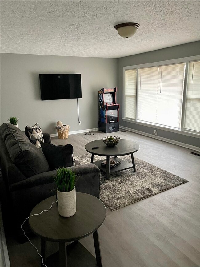 Photo - 117 Riverview Dr