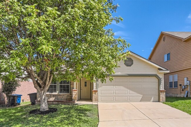 Building Photo - Move in ready!!  3 bedroom plus office!! Rental