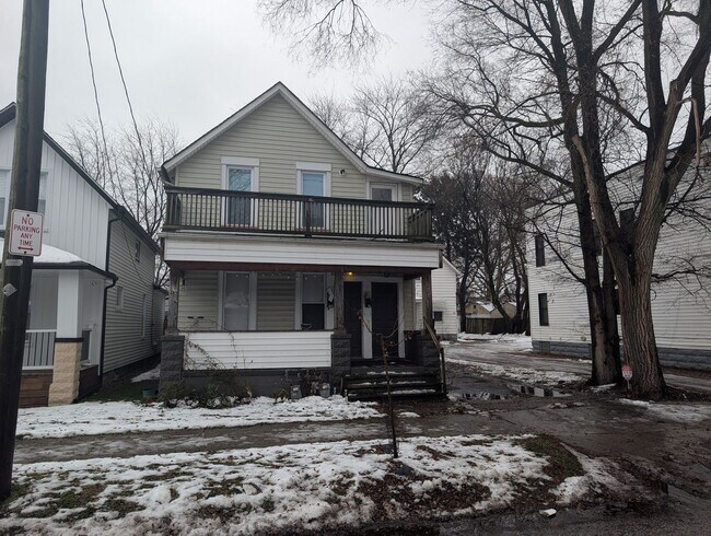 Building Photo - 1955 W 58th St Unit Lower