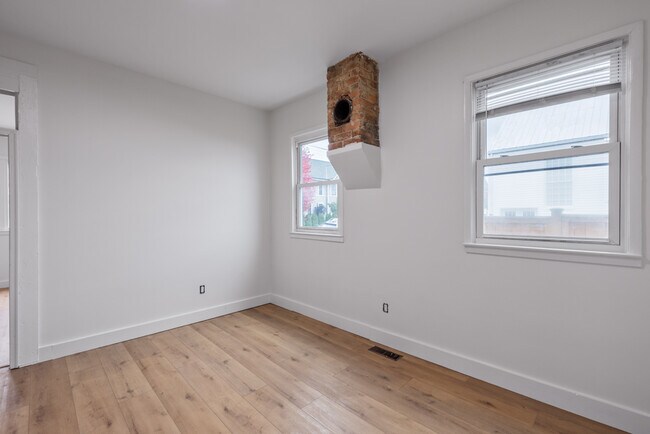 Photo - 332 E 9th St Unit 1