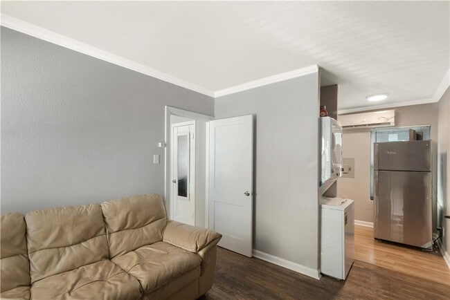 Photo - 204 E 30th St Unit 201