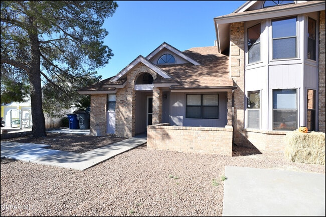 Photo - 813 Knorr Pl