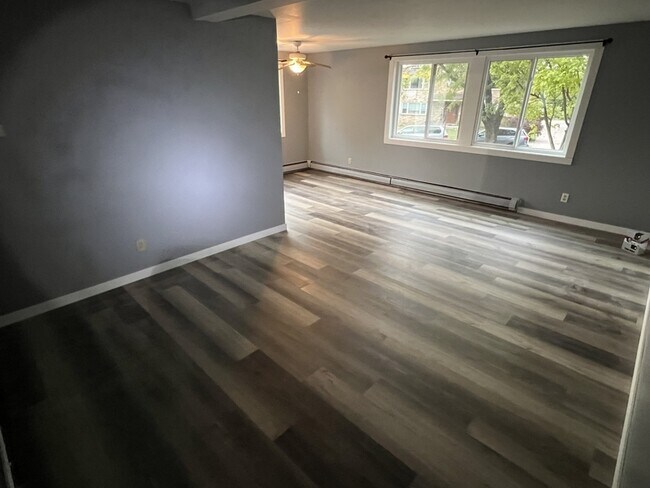 Building Photo - 1129 Catalpa Cir