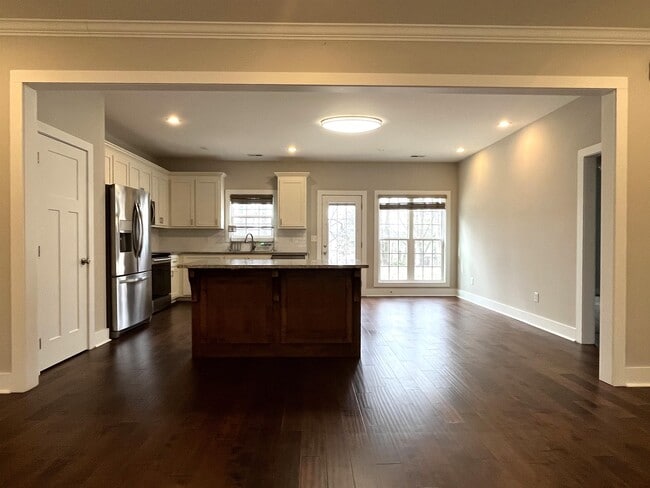 Photo - 122 Fargo Dr