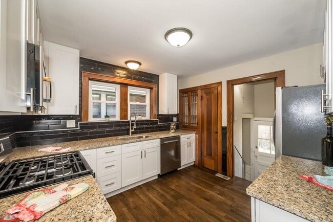 Photo - 5336 Chippewa St