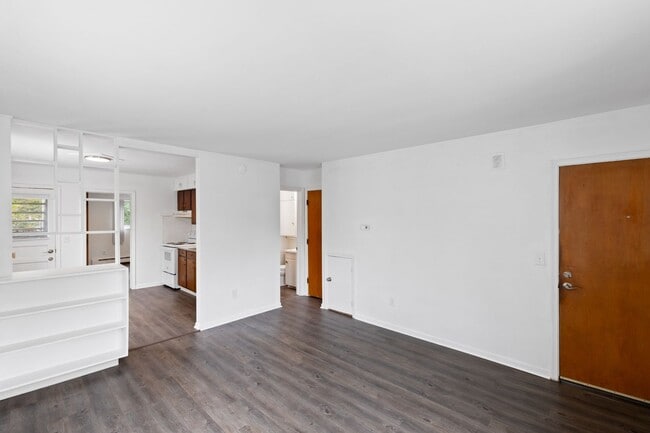 Photo - Colonial Manor (GL62,LLC)