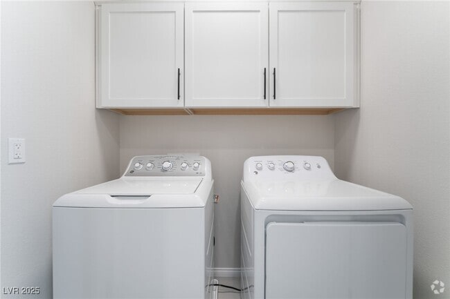 Building Photo - 4545 Anspach St Rental