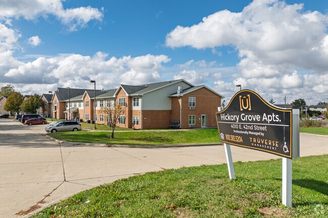 Alternate Exterior - Hickory Grove Apartments
