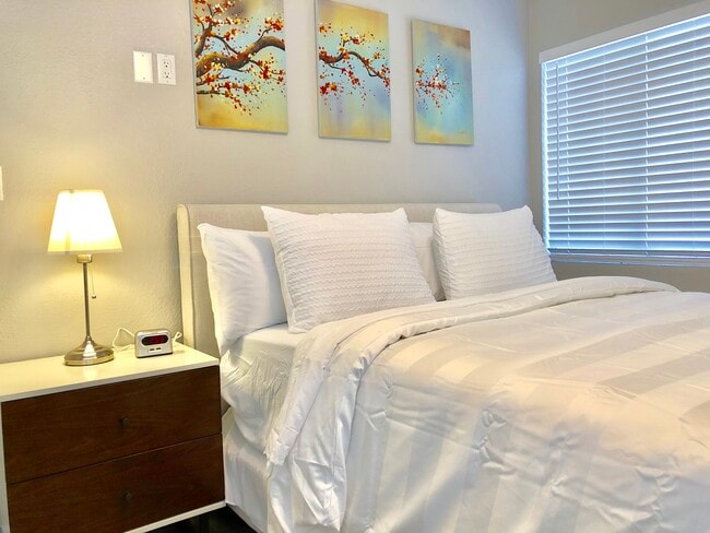 Photo - 1057 Shamrock Dr