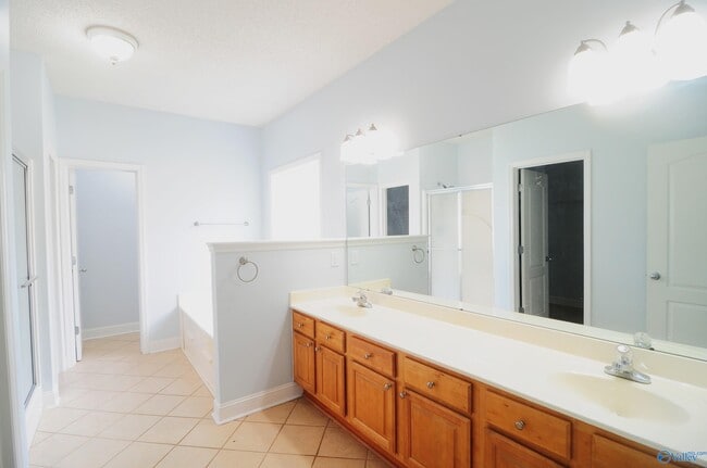 Photo - 5016 Liberty Park Cir SE
