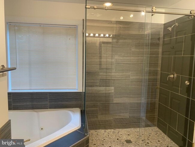 Building Photo - 13530 Davinci Ln