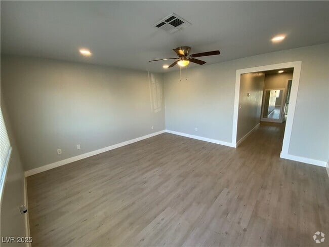 Building Photo - 466 E Sunset Rd Rental