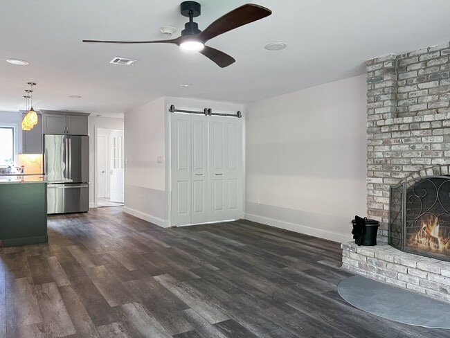 Photo - Gorgeous and newly renovated townhouse-sty...