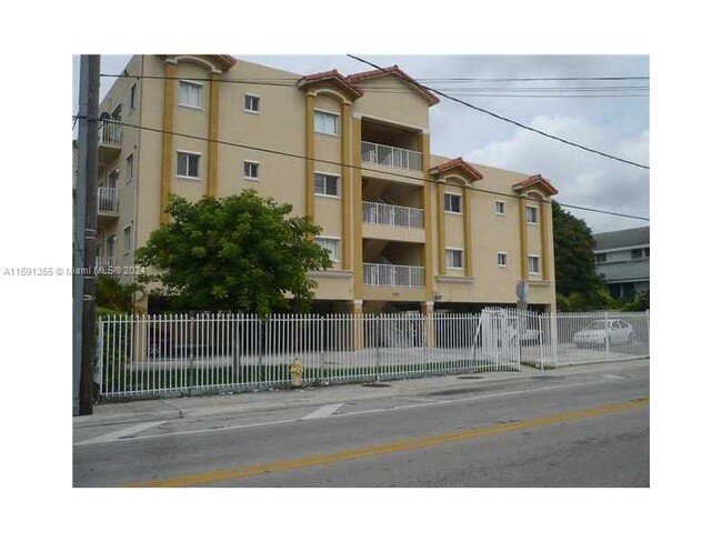 Photo - 218 SW 8th Ave Condominio Unidad 206