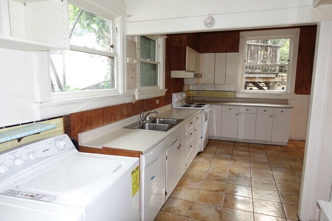 Photo - 2401 Prospect St