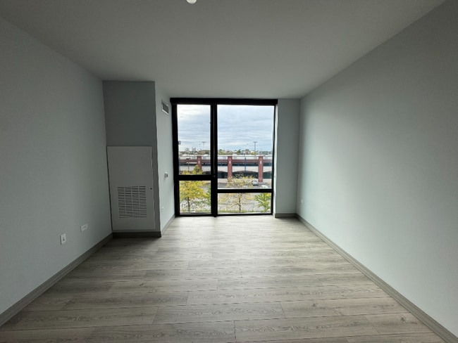 Photo - 2131 N Elston Ave Unidad 325