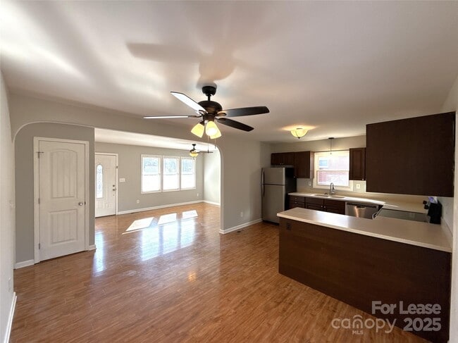 Photo - 1601 Starbrook Dr