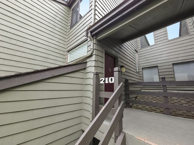 Building Photo - On-the-Water Living Experience: 2BR/2BA Co... Rental