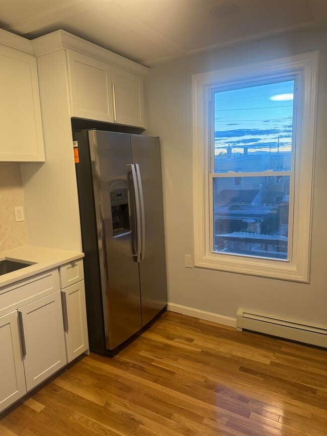 Building Photo - 5217 Liberty Ave Unit 2