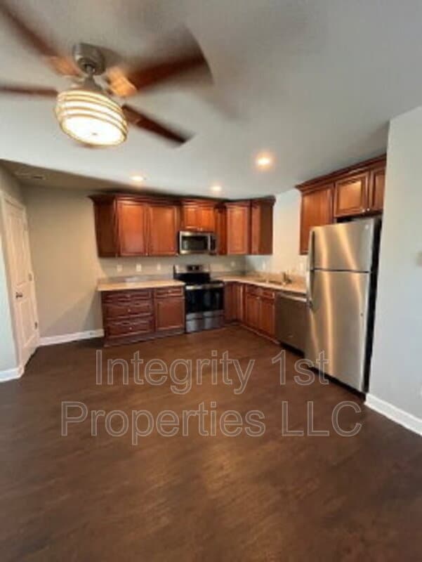 Building Photo - 6311 NE 44th St Rental