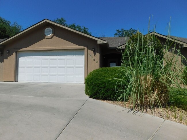 Building Photo - Spacious Duplex in Autumn Glen Subdivision Rental