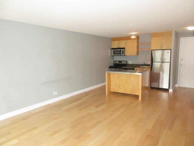 Photo - Harrison East Condos - 1 bed/1 bath w/balcony/storage/free laundry/pool (DOWNTOWN/PSU/OHSU) Unidad HE3G