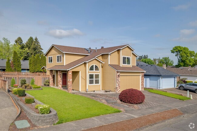 Building Photo - Spacious 5-Bedroom Home with Beautiful Bac...