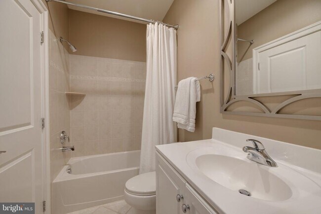 Photo - 712 Bracey Ln