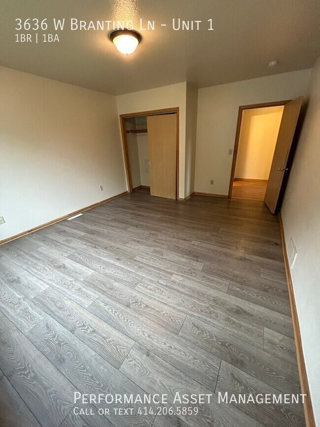 Remodeled 1BED/1BATH Southside Apartment Unit 1 Milwaukee, WI