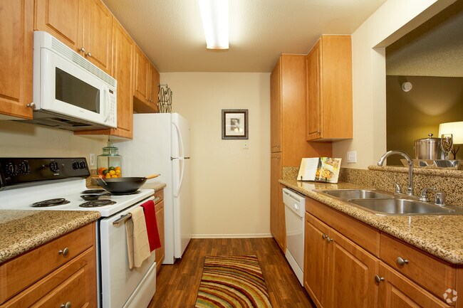 1BR, 1BA - 822 - SF