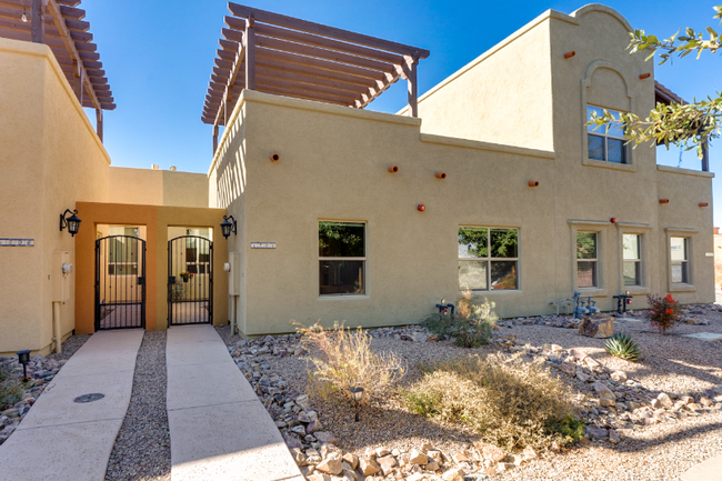 Photo - 1504 Golden Gate Wy Townhome