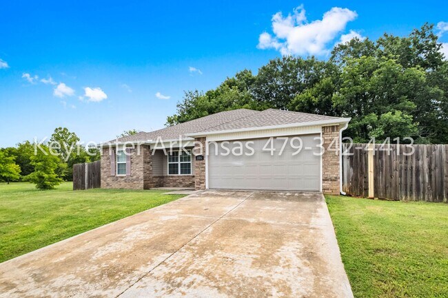 Photo - Beautiful 4-Bedroom Home in Fayetteville – Ideal for Comfortable Living!