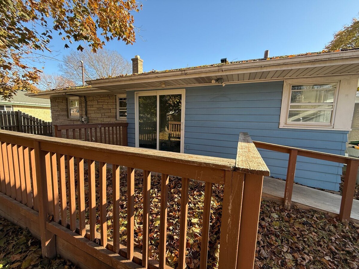 Photo - 3 bedroom 1.5 bath ranch home near southridge