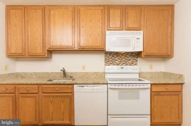 Photo - 8302 Moline Pl