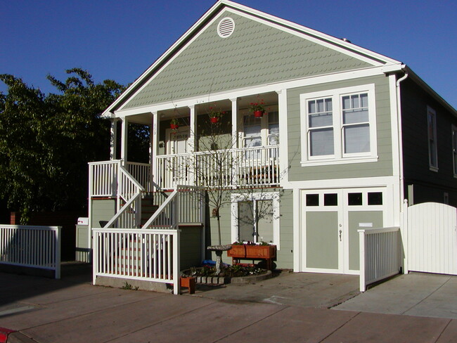 Building Photo - 809 A St Unit 809 A Street  #2