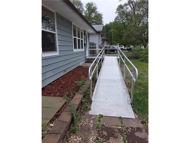 Photo - 5637 Emerson Ave N