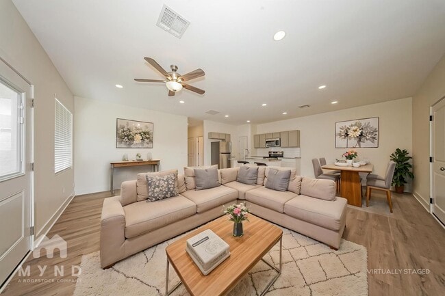5788 E Bristol Cir