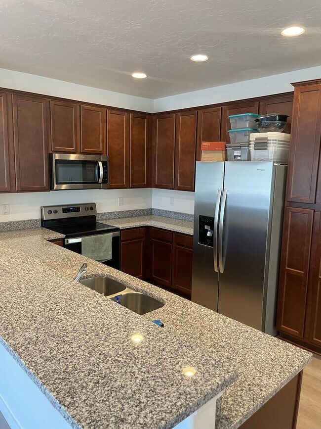 Photo - Available Now- Beautiful Nampa Townhome