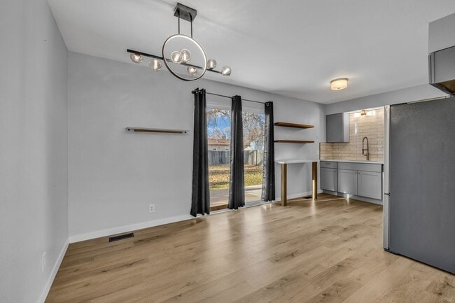 Photo - 5545 Elkhart St