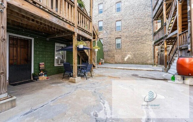 Photo - 2071 N Leavitt St Unit #3